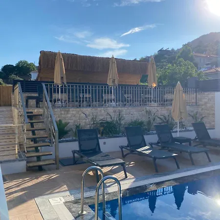 Nurhal Apartahotel 4*